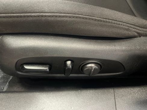 Used 2021 Chevrolet Malibu LT FWD image 24