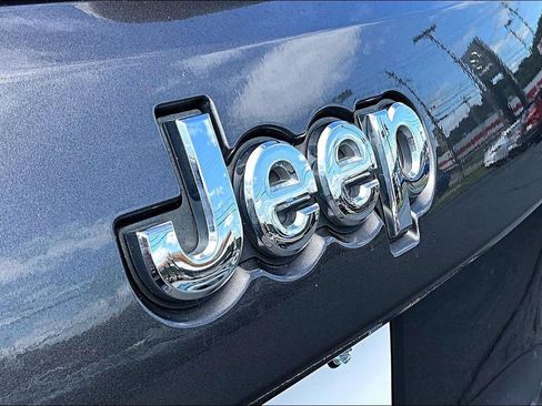 Used 2018 Jeep Grand Cherokee Limited AWD/4WD image 8