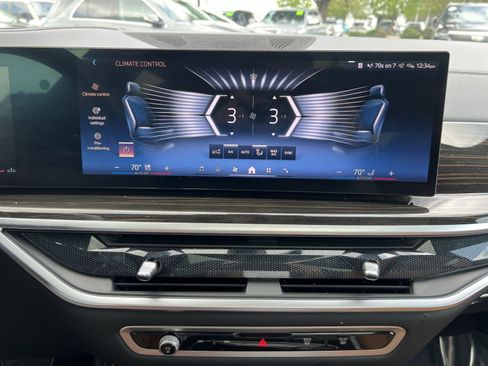 Used 2024 BMW X7 xDrive40i w/ M Sport Package AWD/4WD image 21
