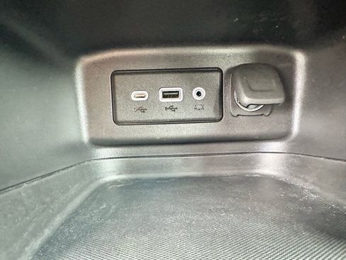 Used 2023 Chevrolet Equinox LT image 15