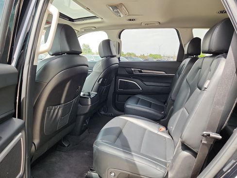 Used 2025 Kia Telluride S AWD/4WD image 12
