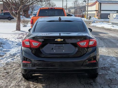 Used 2018 Chevrolet Cruze LT image 4