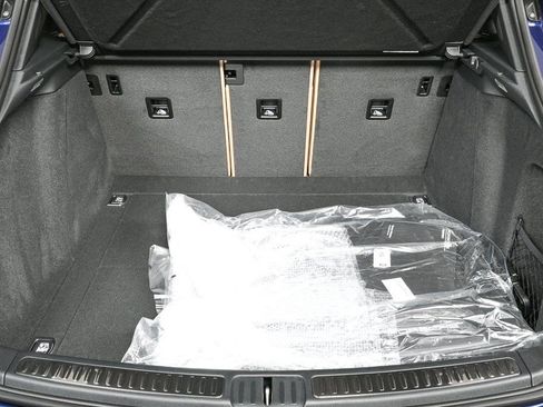 Certified 2026 Porsche Macan AWD/4WD image 31