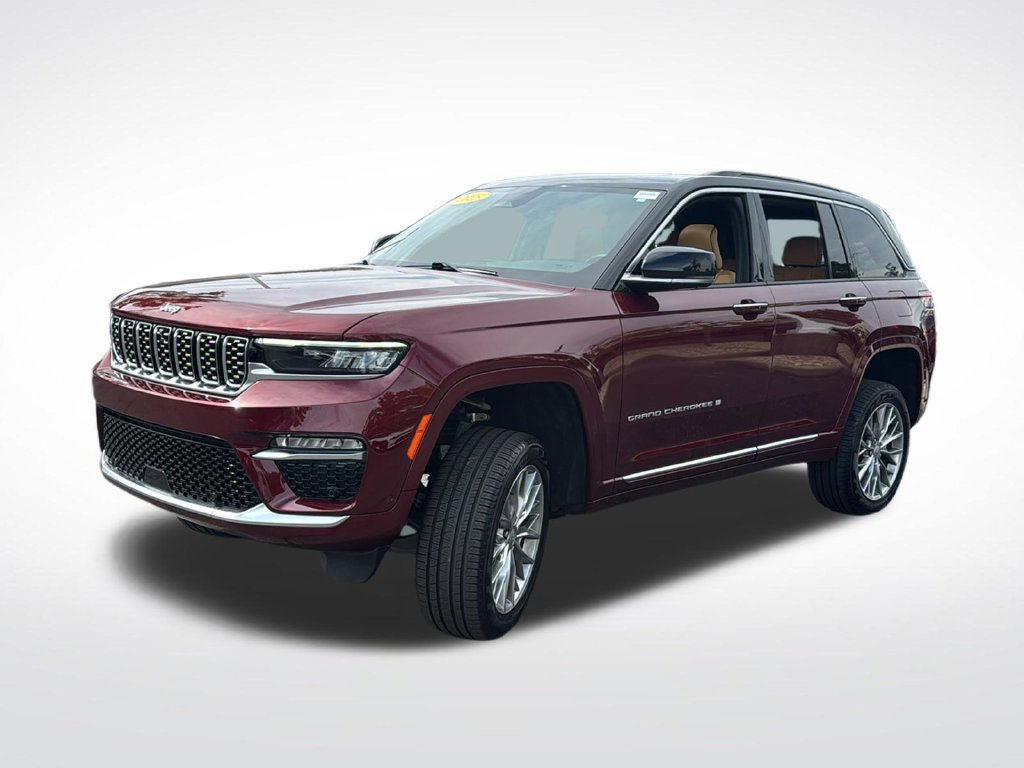 Used 2025 Jeep Grand Cherokee Summit AWD/4WD image 3