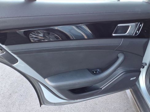 Certified 2019 Porsche Panamera image 25