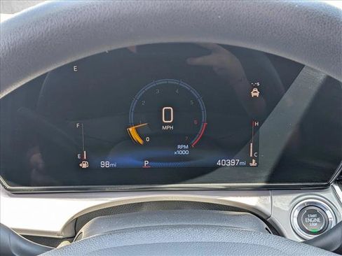 Used 2025 Chevrolet Trax LT FWD image 14