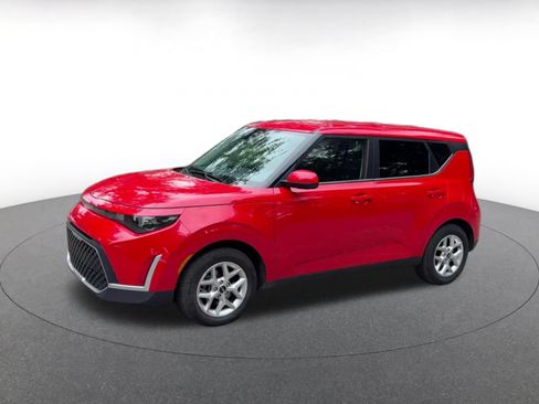 Used 2025 Kia Soul LX w/ LX Technology Package FWD image 7