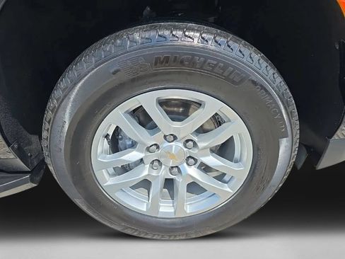 Used 2024 Chevrolet Suburban LT AWD/4WD image 10