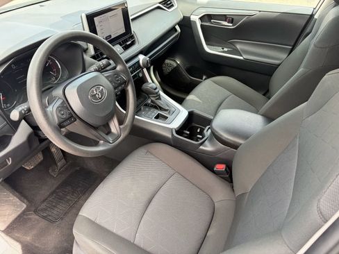 Used 2025 Toyota RAV4 XLE AWD/4WD image 12