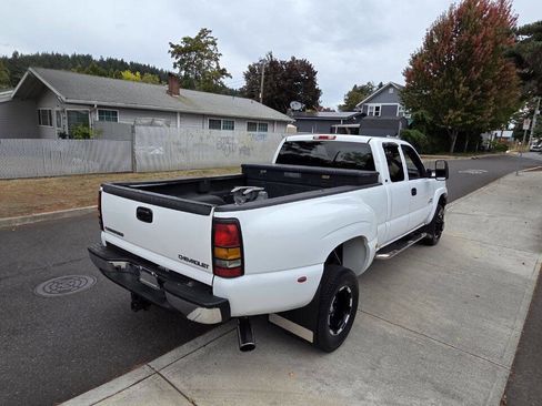 Used 2006 Chevrolet Silverado 3500 LT w/ Heavy-Duty Power Package image 5