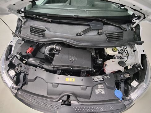 Used 2021 Mercedes-Benz Metris image 4