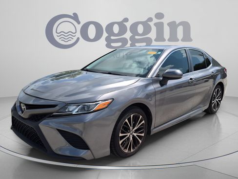 Used 2019 Toyota Camry SE FWD image 9