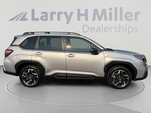 Used 2025 Subaru Forester Limited AWD/4WD image 6