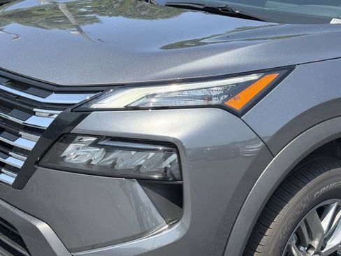 Used 2026 Nissan Rogue S FWD image 8