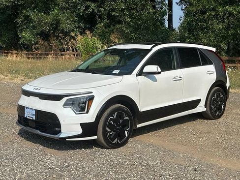 Used 2023 Kia Niro Wave FWD image 4