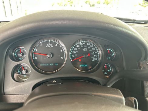Used 2014 GMC Yukon Denali RWD image 40
