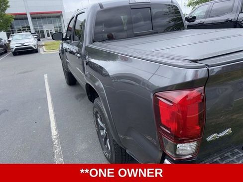 Used 2022 Toyota Tacoma SR5 AWD/4WD image 5