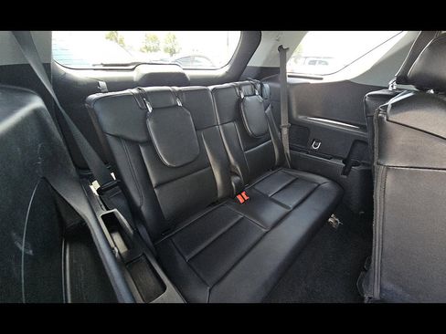 Used 2023 Ford Explorer XLT w/ Equipment Group 202A RWD image 6