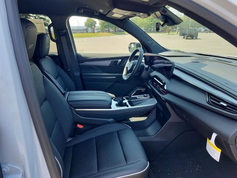 New 2026 Buick Enclave Sport Touring w/ Power Package image 7