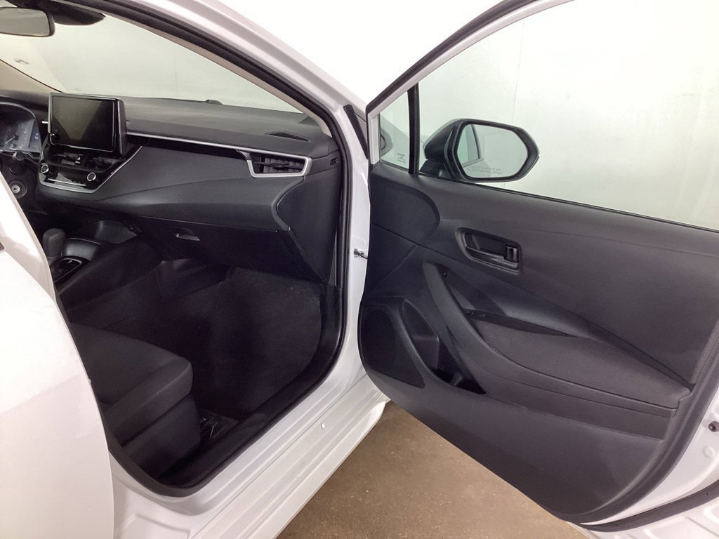 Used 2025 Toyota Corolla LE FWD image 20