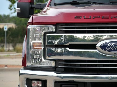Used 2019 Ford F250 Lariat w/ Lariat Ultimate Package AWD/4WD image 5