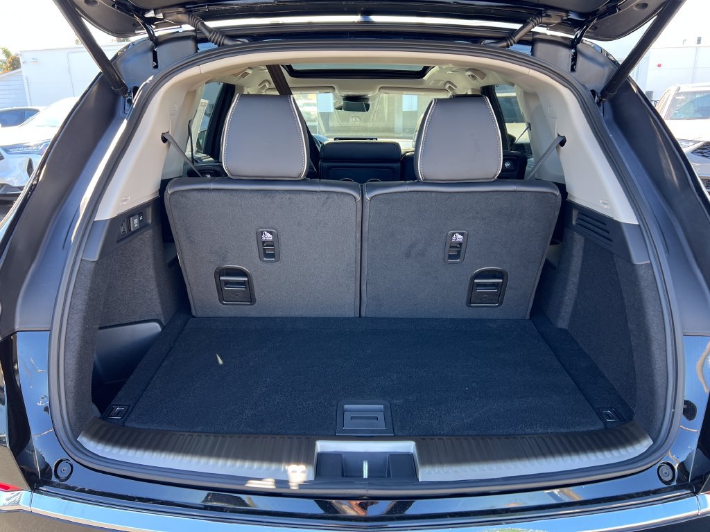 Used 2026 Acura MDX w/ Advance Package AWD/4WD image 32