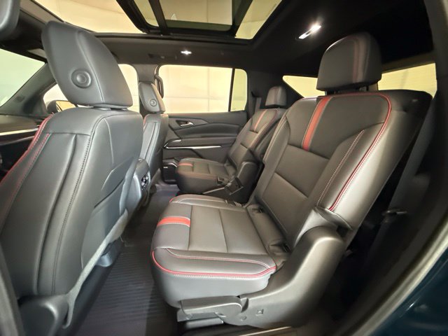 New 2027 Chevrolet Traverse RS w/ LPO, Floor Liner Package AWD/4WD image 27