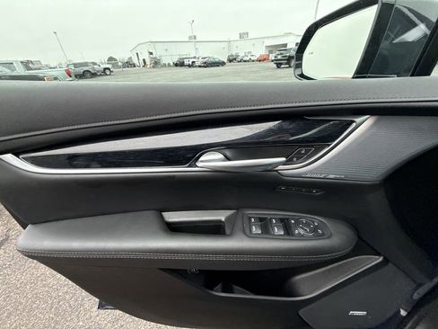 Used 2025 Cadillac XT5 Premium Luxury image 29
