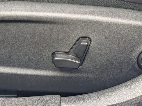 Used 2023 Chrysler 300 Touring L w/ Popular Equipment Group image 17