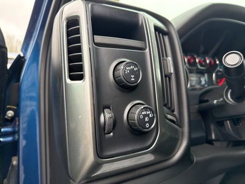 Used 2018 Chevrolet Silverado 1500 LT w/ LT Eassist Package image 28