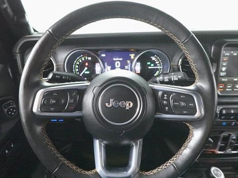 Used 2022 Jeep Wrangler Unlimited Sahara image 13