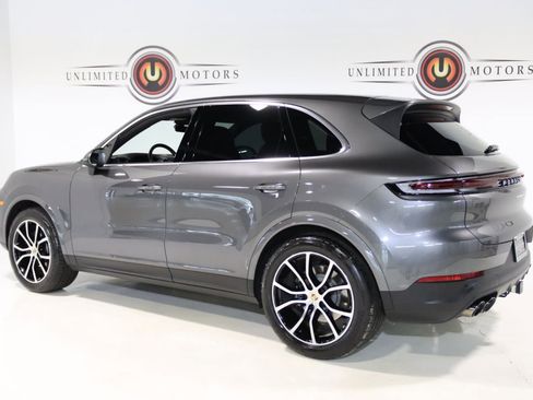 Used 2024 Porsche Cayenne image 3