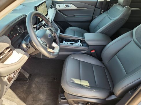 New 2026 Ford Explorer Active w/ Active Comfort Package RWD image 10