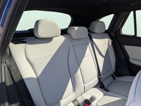 Used 2023 Mercedes-Benz GLC 300 w/ AMG Line image 34