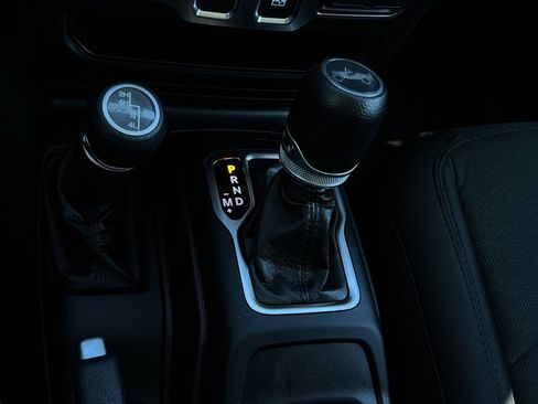 Used 2020 Jeep Wrangler Sport AWD/4WD image 29