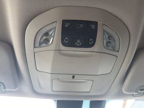 Used 2020 Chrysler Pacifica Touring-L FWD image 25