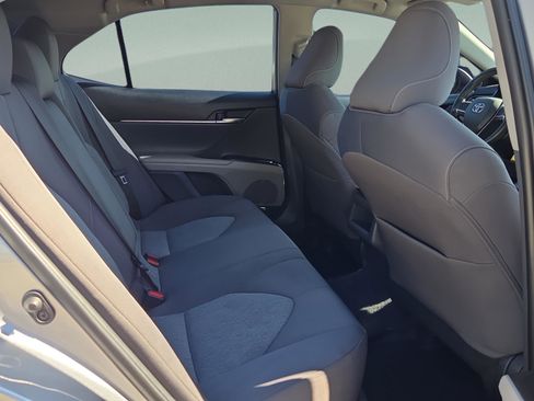 Used 2022 Toyota Camry LE image 16