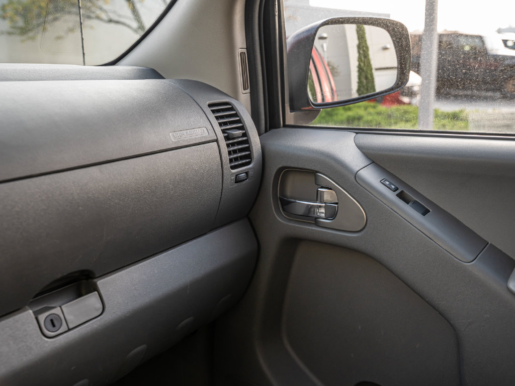 Used 2018 Nissan Frontier SV w/ Value Truck Package AWD/4WD image 37