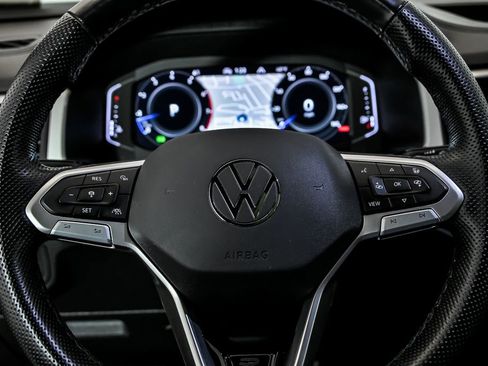 Used 2022 Volkswagen Atlas Cross Sport SEL Premium R-Line image 18