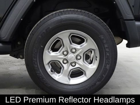 Used 2021 Jeep Wrangler Unlimited Sport image 32