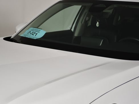 Used 2025 Honda HR-V EX-L image 12