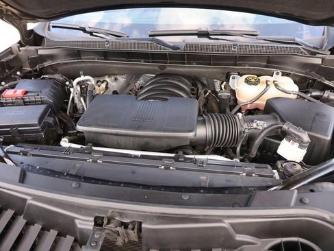 Used 2023 Chevrolet Tahoe Z71 w/ Z71 Off-Road Package image 31