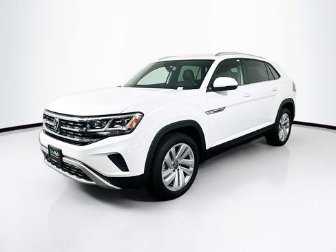 Used 2023 Volkswagen Atlas Cross Sport SE w/ Panoramic Sunroof Package FWD image 3