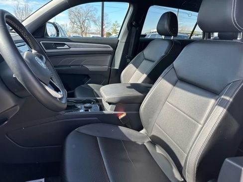 Used 2023 Volkswagen Atlas Cross Sport SE image 28
