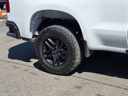 Used 2023 Chevrolet Silverado 1500 Custom Trail Boss image 9