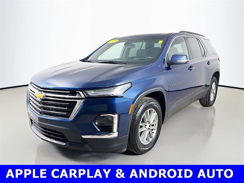 Used 2023 Chevrolet Traverse LT image 2