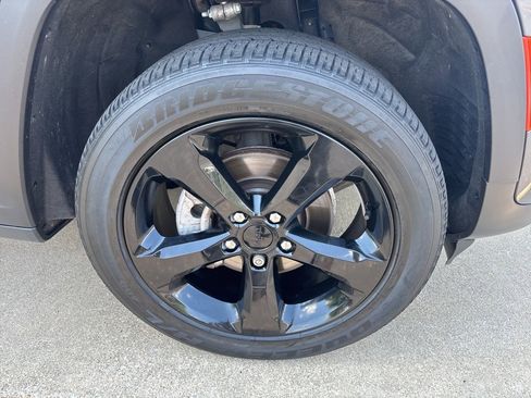 Used 2022 Jeep Grand Cherokee Altitude image 7