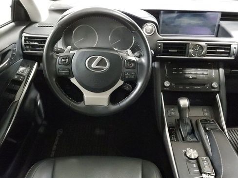 Used 2018 Lexus IS 300 AWD image 13