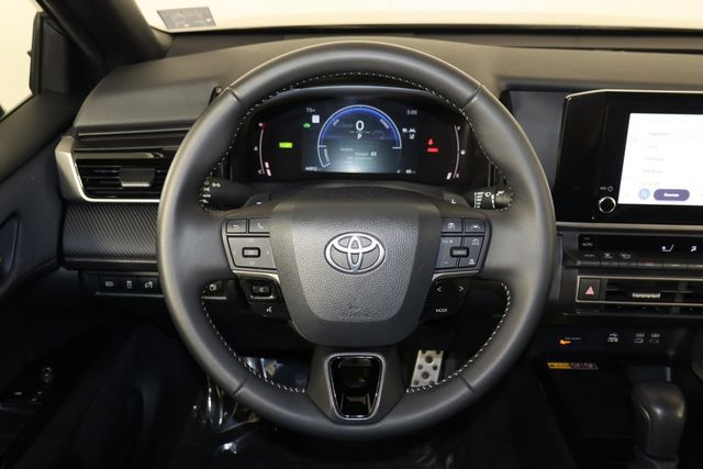 Used 2025 Toyota Camry SE w/ Convenience Package FWD image 7