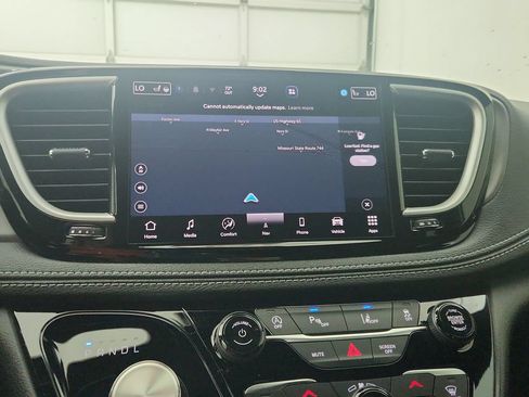 New 2027 Chrysler Pacifica Select AWD/4WD image 25